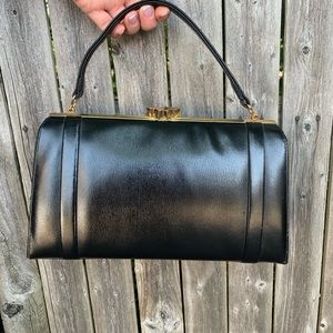 ✨Vintage 1960’s black leather purse ✨